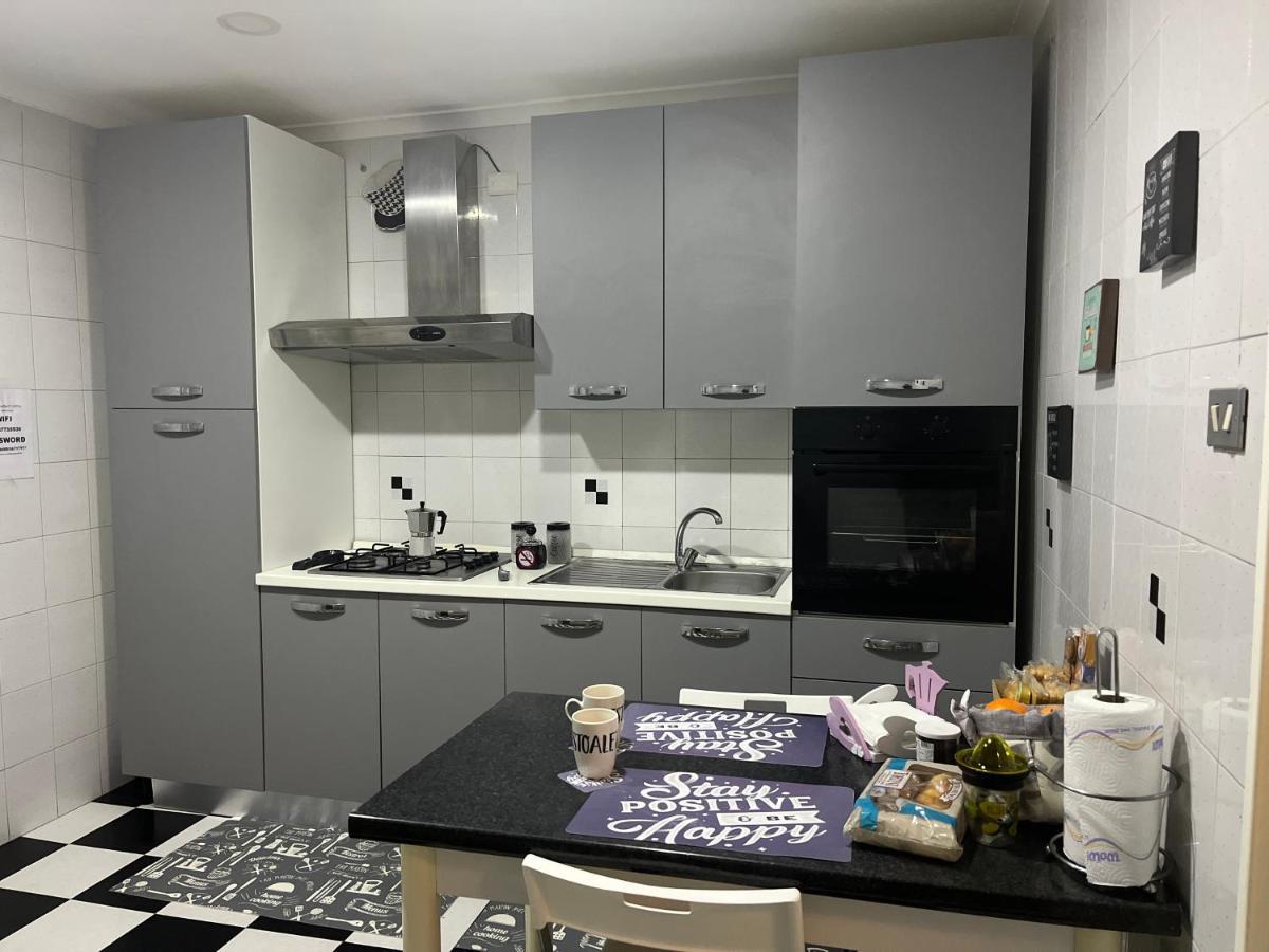 Lacasinadisofisa Appartement Napels Buitenkant foto